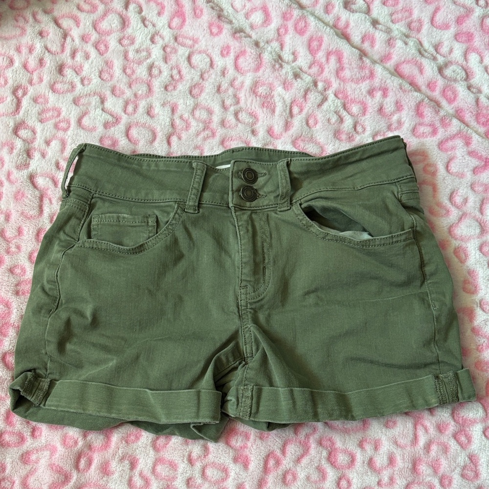 Olive Green So Women’s Shorts